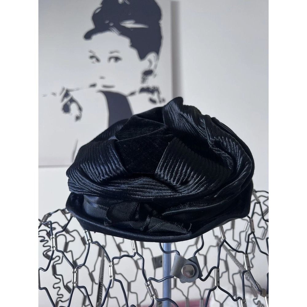 Vintage Black Velvet Pleated Turban Pillbox Hat Large Headsize Mid Century Bow